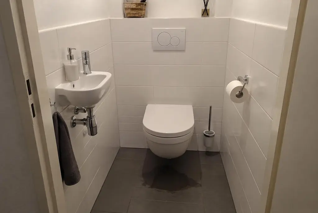Lekdetectie Heusden – natte vloer bij een toilet
